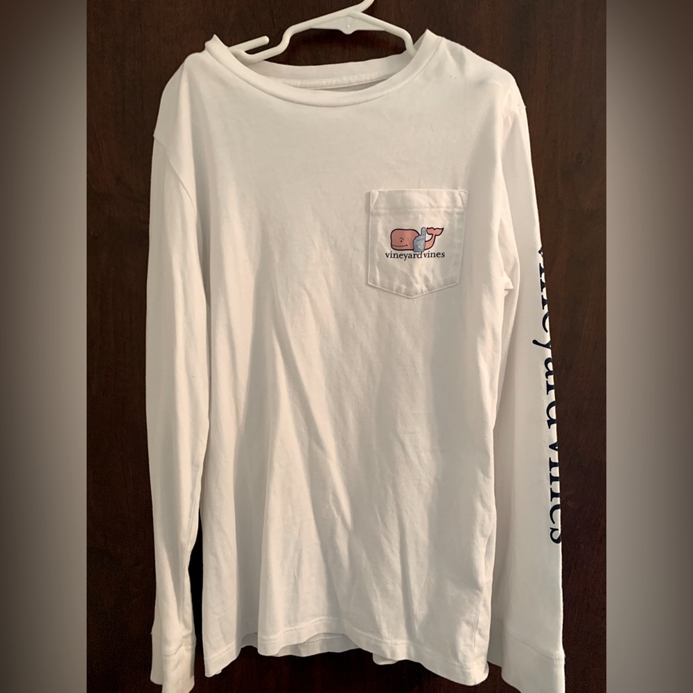 Boys small 8/10  long sleeves Vineyard Vine tee